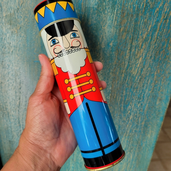 Vintage Nutcracker Tin ~ 1984 Avon ~ Imported from England ~ Toyland Soldier - Picture 4 of 16